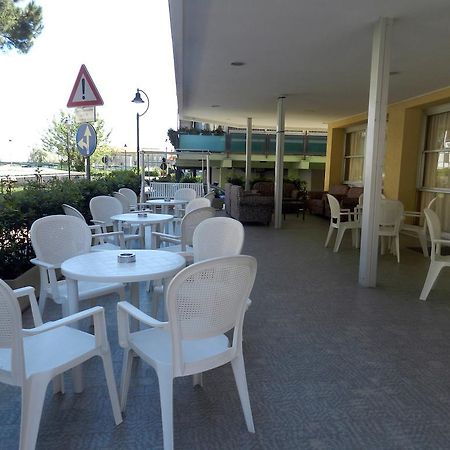 Hotel Michelangelo Bellaria-Igea Marina Exteriör bild