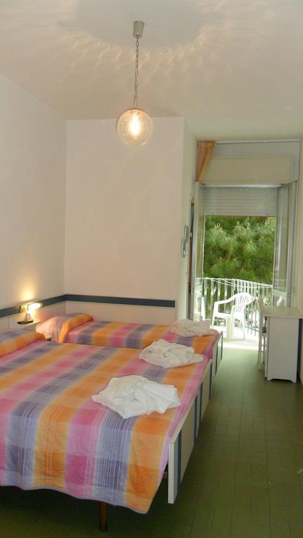 Hotel Michelangelo Bellaria-Igea Marina Rum bild