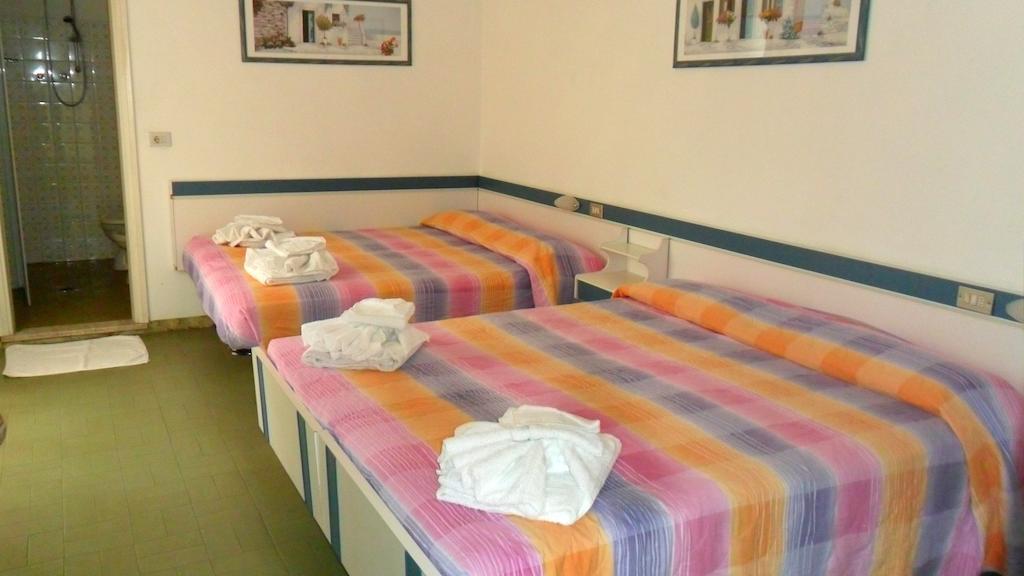 Hotel Michelangelo Bellaria-Igea Marina Rum bild