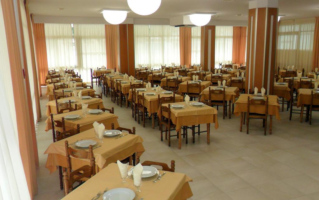 Hotel Michelangelo Bellaria-Igea Marina Exteriör bild